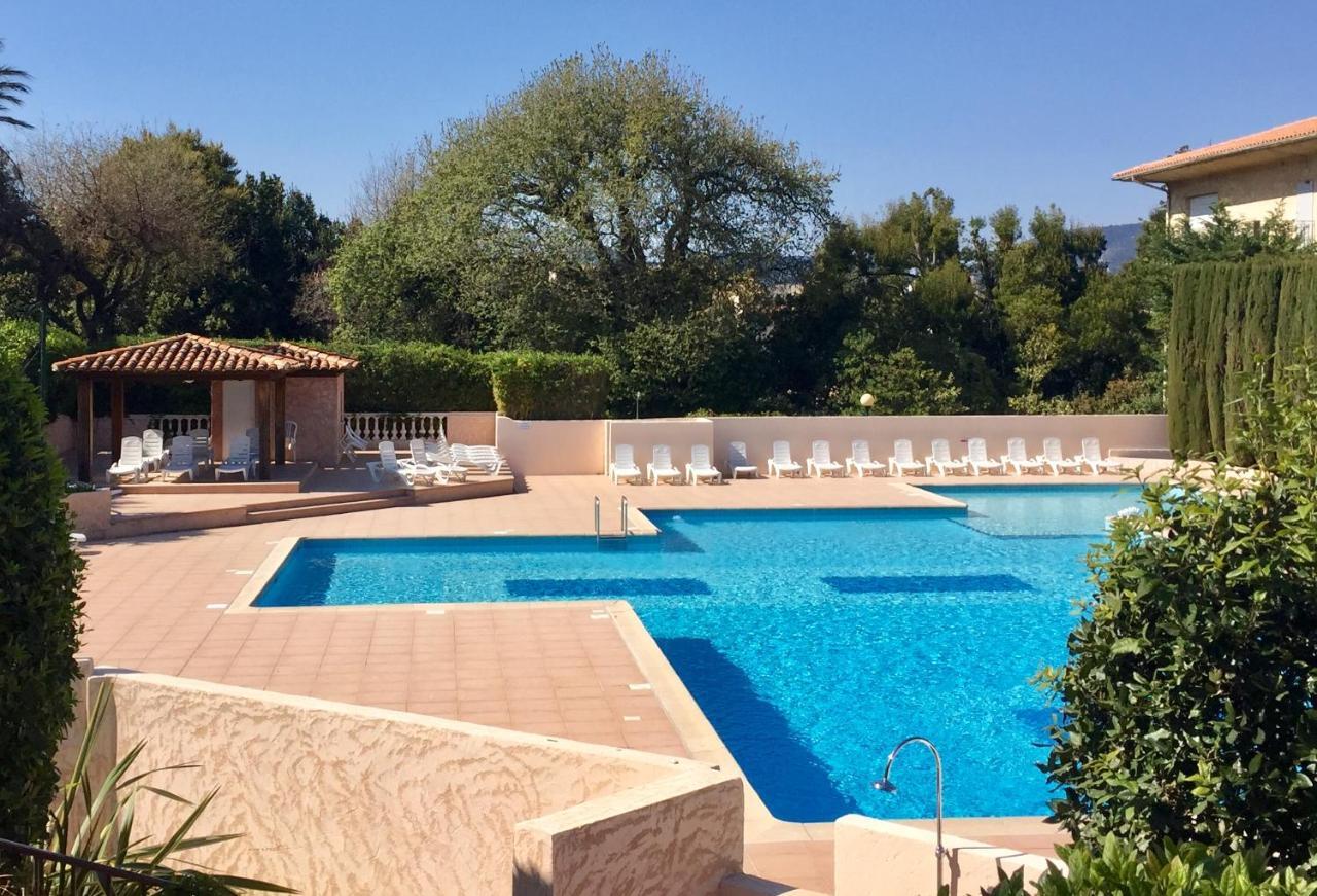 Appartement Spacieux Avec Jardin Coeur De St Tropez سان تروبيه المظهر الخارجي الصورة